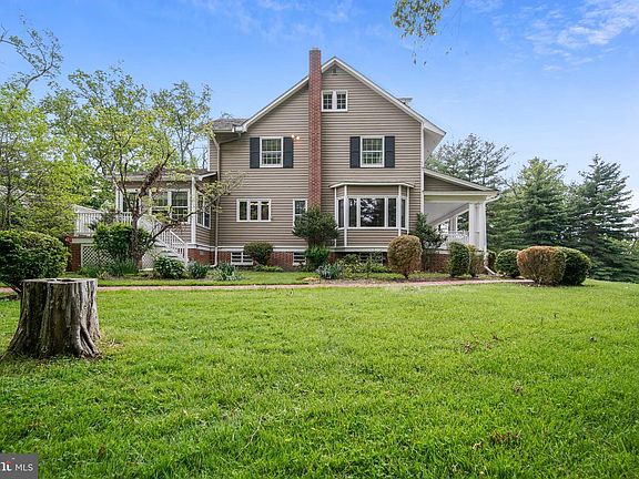 2nd image of 1604 Pine Lane Retreat