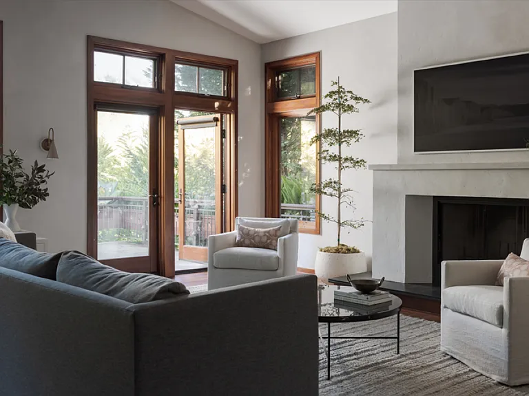 34 Cornelia Ave — Photo 6