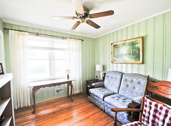 3rd image of 223 Gayle Ave NW