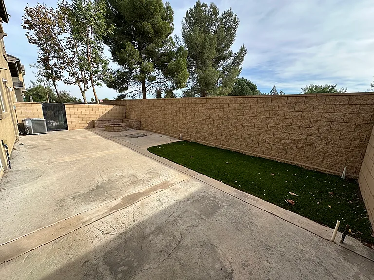 Cava Dr — Photo 15