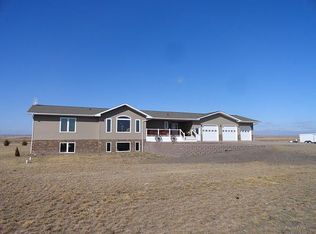 5745 Patriot Ln, Williston, ND 58801