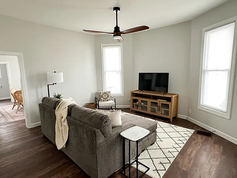 422 S Willow Rd — Photo 8