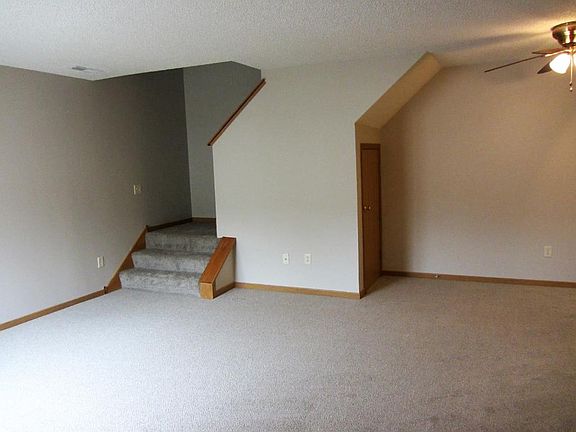 3rd image of 248 Orchard St E