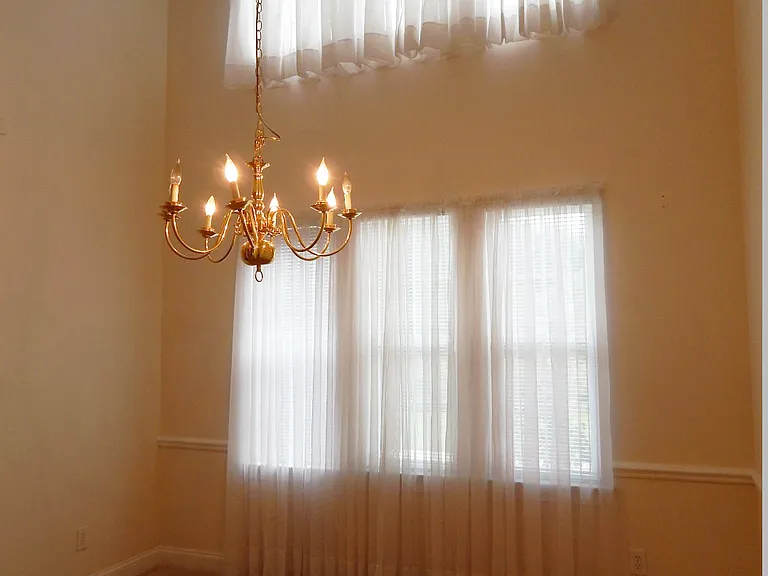 2109 Elderberry Dr — Photo 4