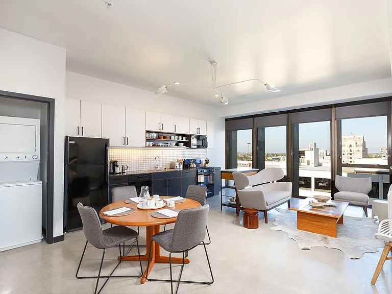 Edison Long Beach — Photo 40