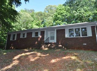 1068 Pineview Lakes Rd, Chester, SC 29706