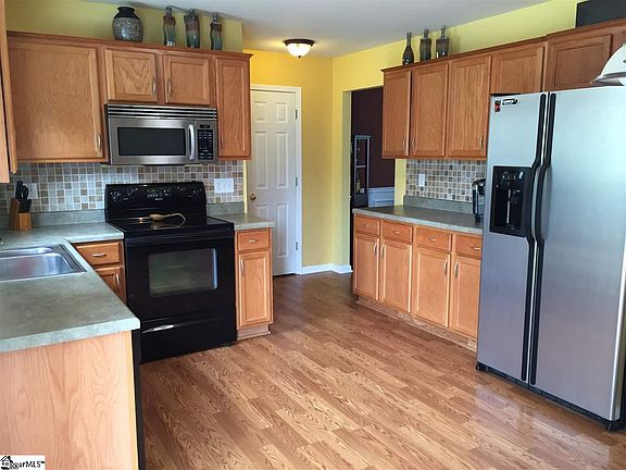2nd image of 207 Sawyer Dr