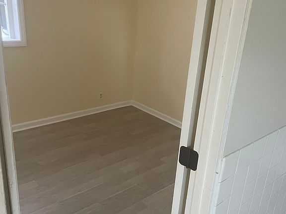 5th image of 9625 Newton Dr