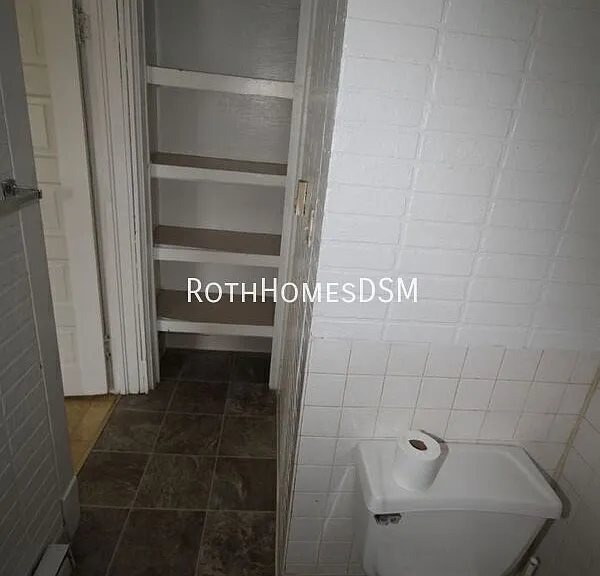 2243 SW 9th St #4 — Photo 3