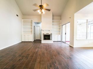10746 Lakewood Oaks Dr, Sugar Land, TX 77498