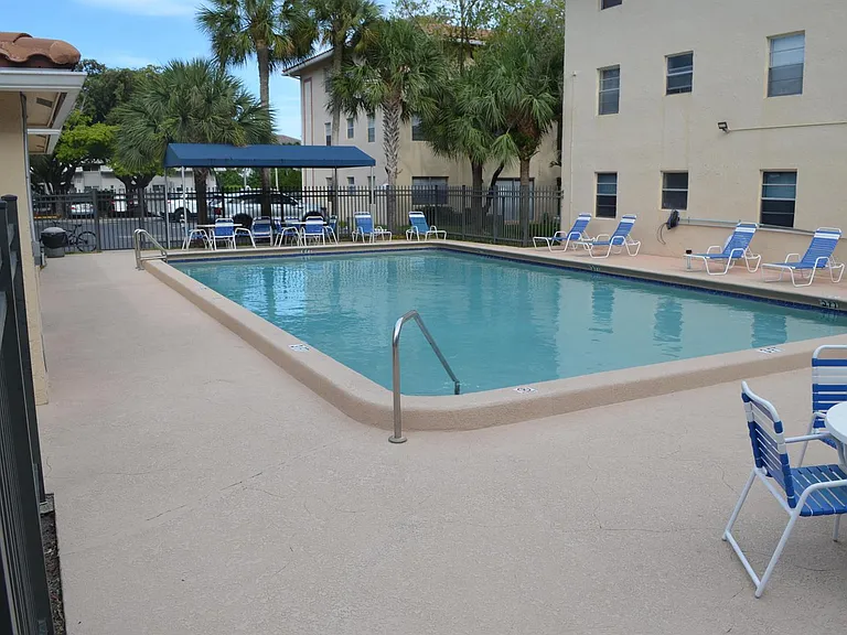 3205 NW 103rd Ter #103-C — Photo 3