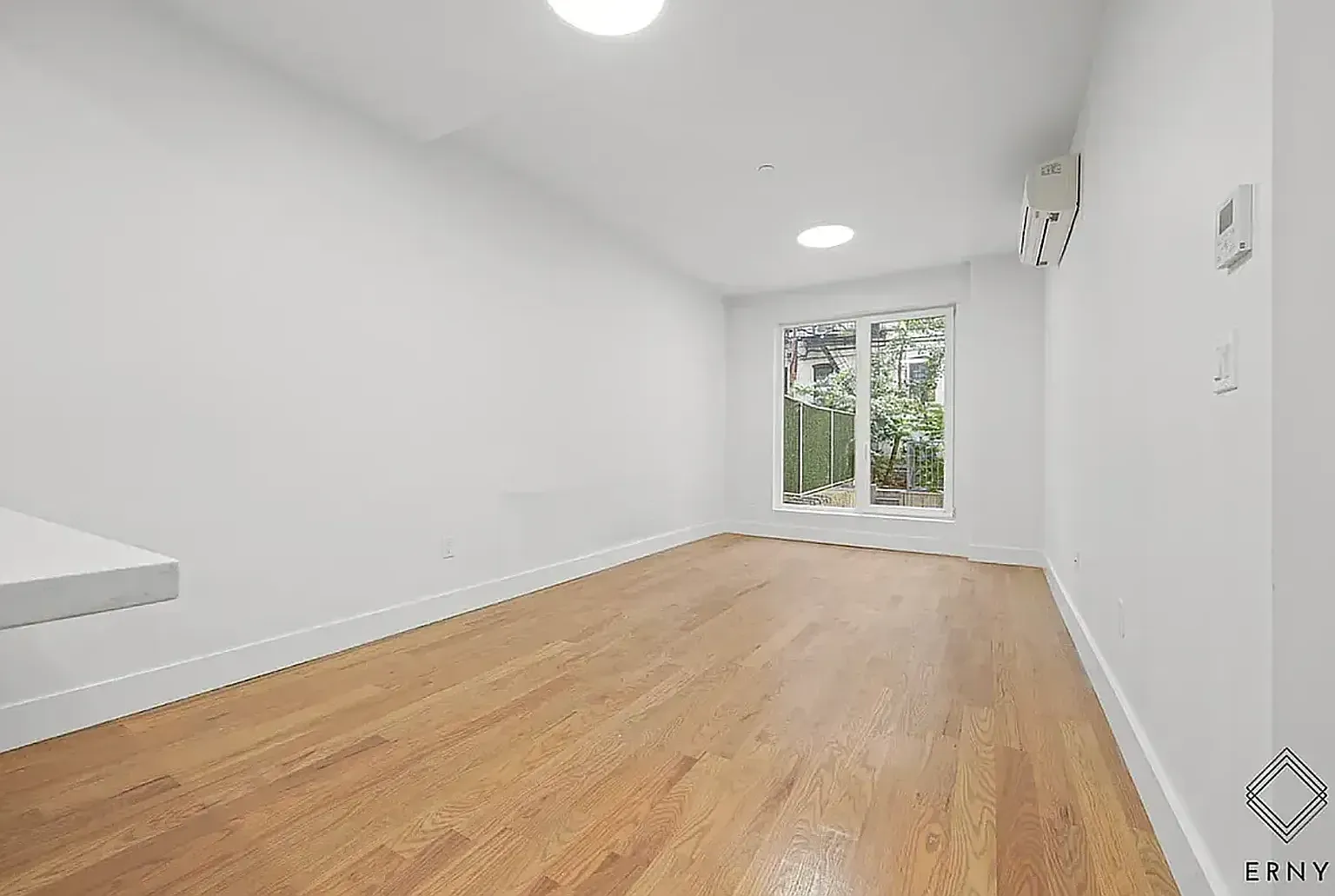 1076 Rogers Avenue — Photo 3