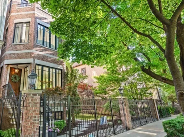 1331 W Wolfram St, Chicago, IL 60657