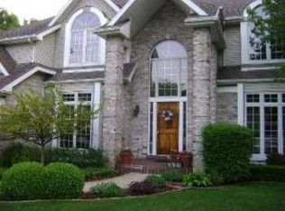 929 E Krista Ct, Palatine, IL 60074