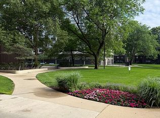 4800 S Lake Park Ave, Chicago, IL 60615