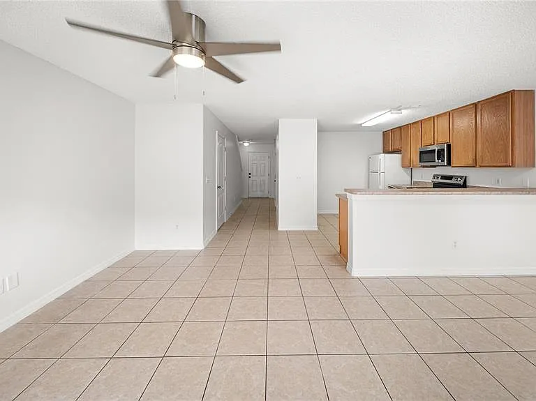 12649 Somerset Oaks St — Photo 23