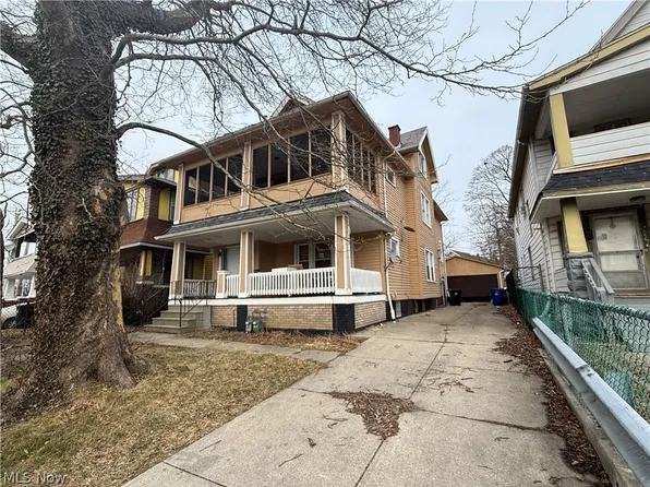 851 Paxton Rd, Cleveland, OH 44108