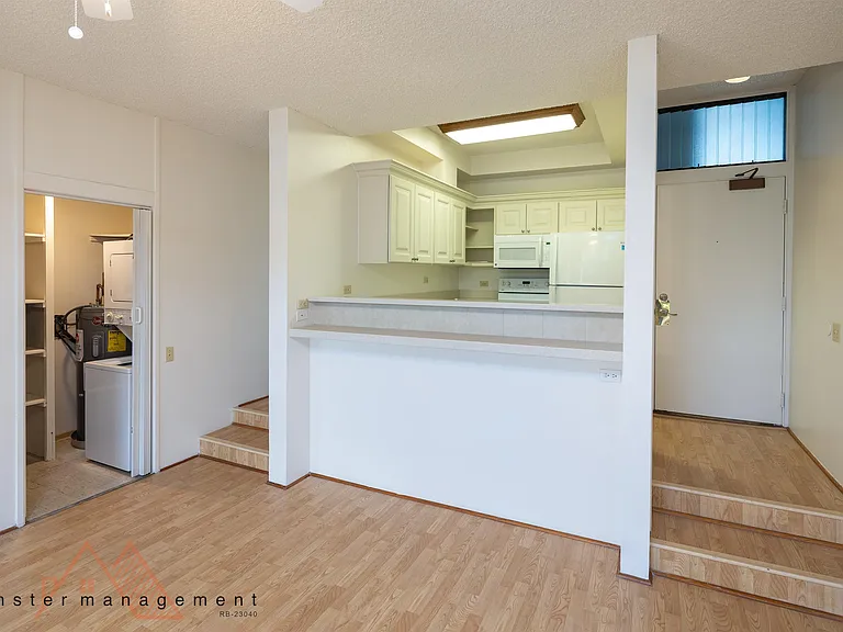 1030 Aoloa Pl #206B — Photo 3