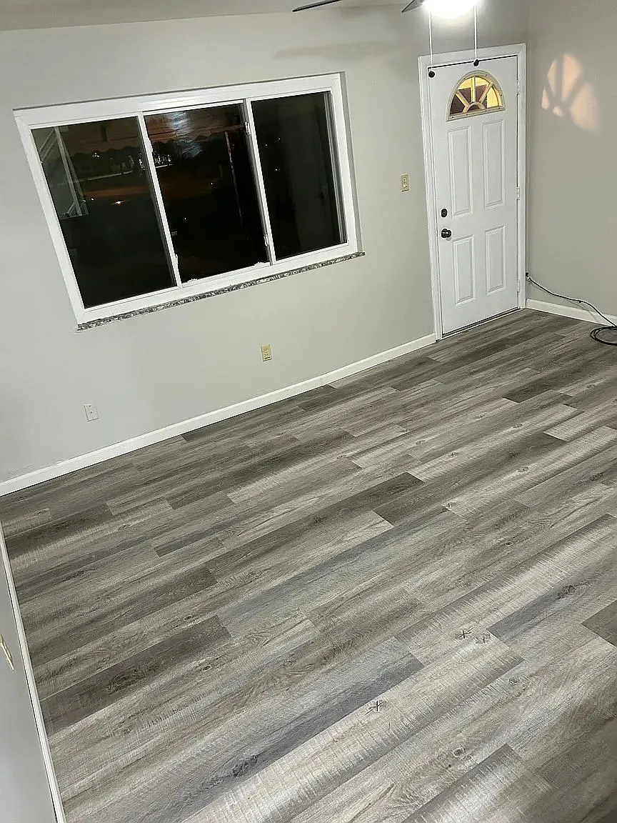 2-Bedroom Wickliffe — Photo 2