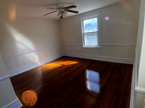 3rd image of 16 Park Ave Floor 2