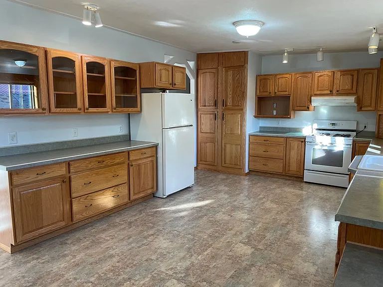 2408 Main St — Photo 5