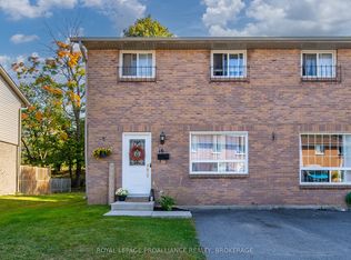 16 Rosemund Cres, Kingston, ON K7M 6Z3