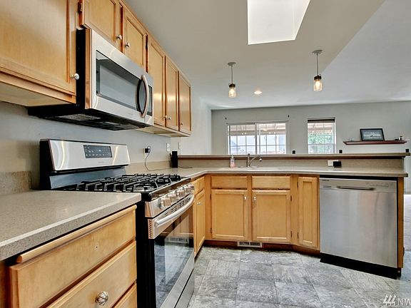 5th image of 11311 211th Avenue Ct E
