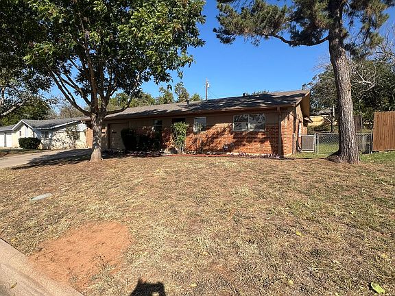 2nd image of 1206 Julie St