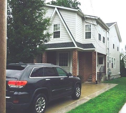 4th image of 17 Mohegan Ave