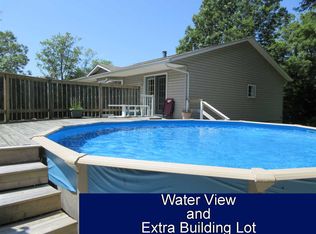 74 Hammond St, Shelburne, NS B0T1W0