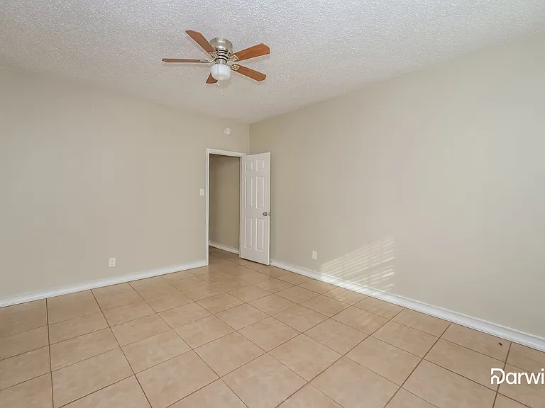 1170 Debbie St — Photo 12