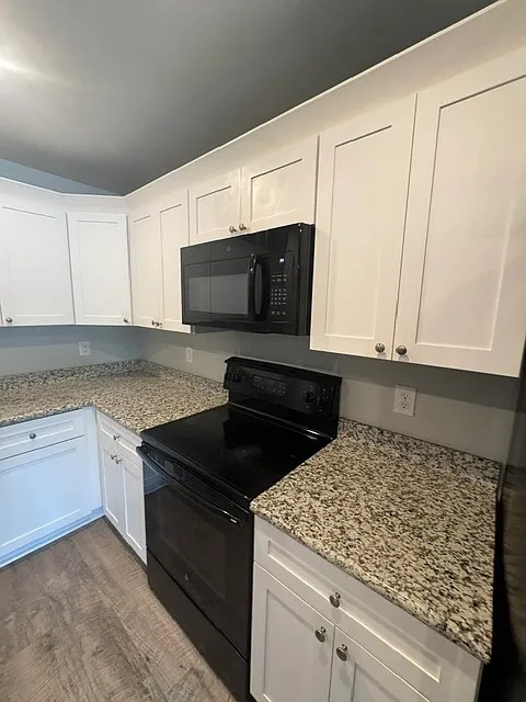 3 bed, 1384 sqft, $1,995 — Photo 4