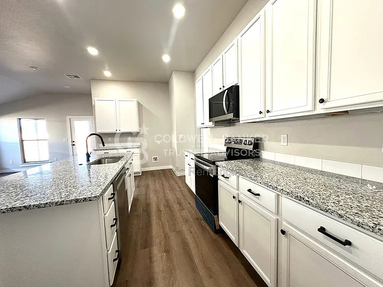2912 Corpus Ave — Photo 3