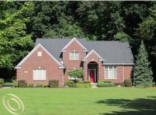 2854 Pepperidge Trl, Brighton, MI
