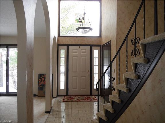 3rd image of 19108 Bennington Dr