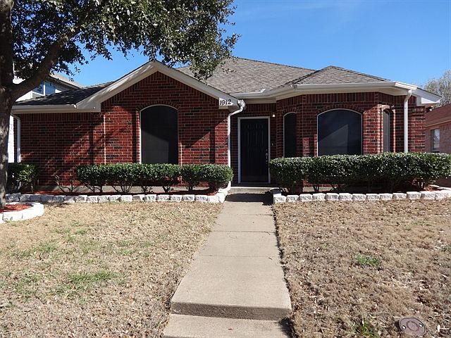 1st image of 1912 Walden Pl