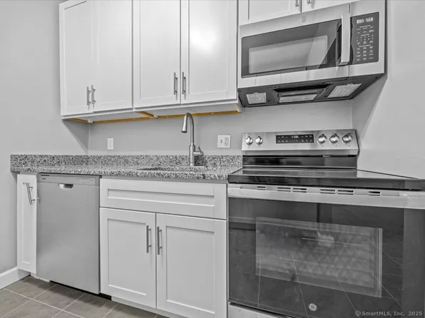 304 Pine Rock Avenue APT C4, Hamden, CT 06514