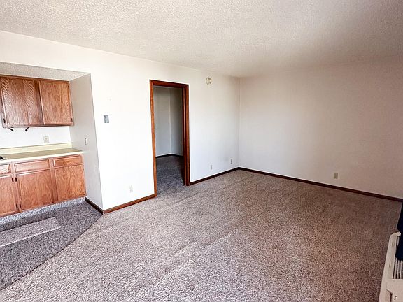 3rd image of 430 Skyline Dr #2