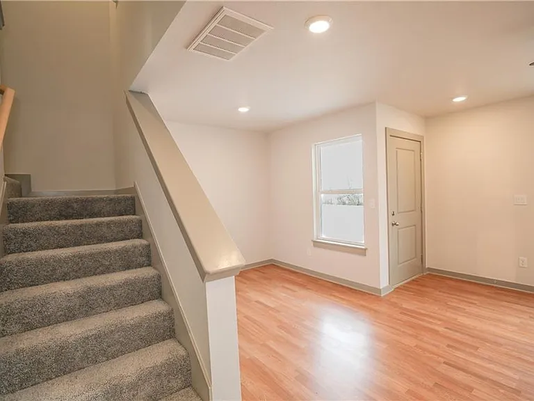 3428 Vel Mews — Photo 13