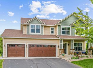 1821 Foothill Trl, Shakopee, MN 55379