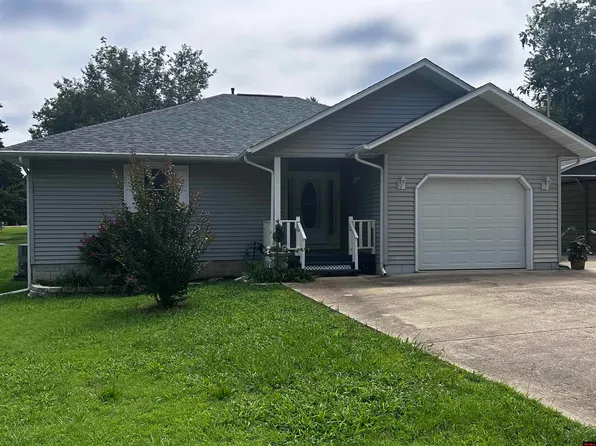 303 S Street Ct, Flippin, AR 72634
