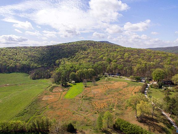 2nd image of Dug Hill Rd