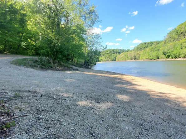 35-36 Burton Subdivison Rd, Nancy, KY 42544