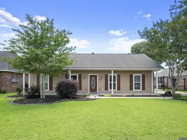 18567 White Oak Dr, Prairieville, LA 70769