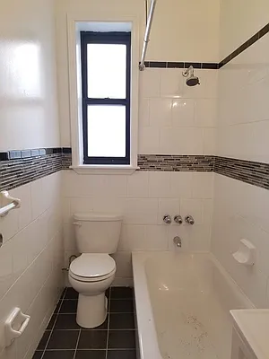 Rented by Confidential Realty | media 6