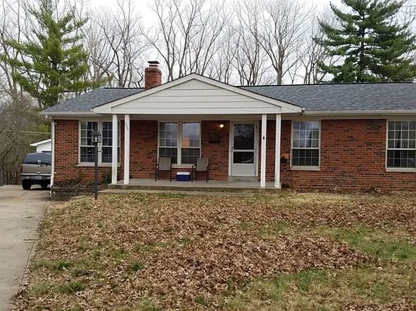 1446 Friar Tuck Ln, Saint Louis, MO 63125