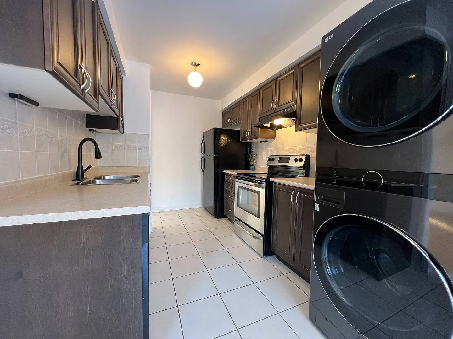 5067 Churchill Meadows Blvd photo 1
