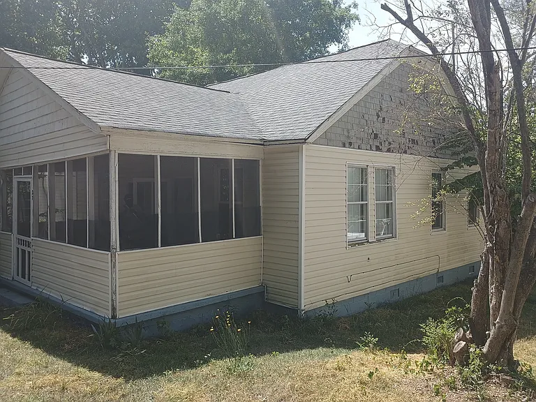 27 Ivy St — Photo 2