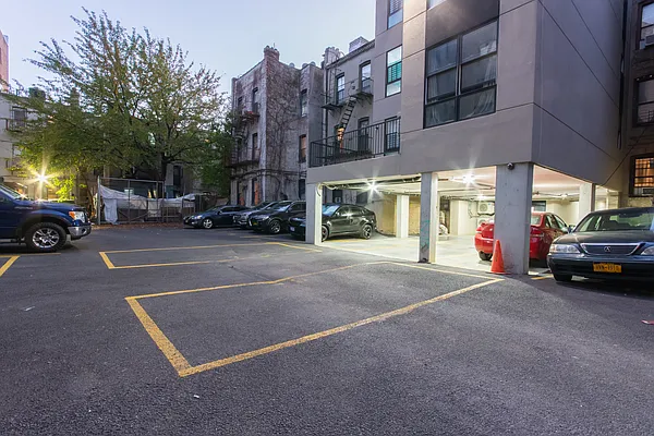 Rented by Twin Group | media 32