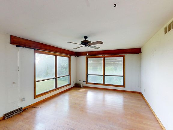 4th image of 1521 600th St
